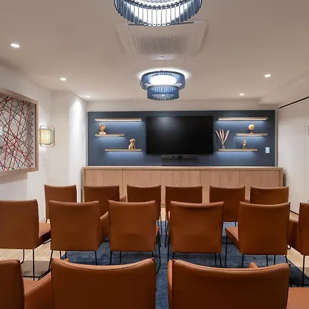 Hampton By Hilton Babelsberg 3*