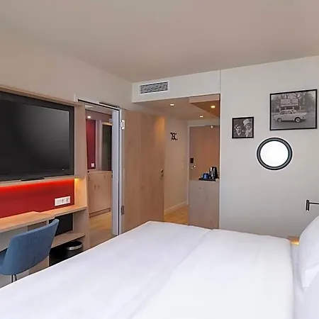 Hampton By Hilton Babelsberg Hotel 3*