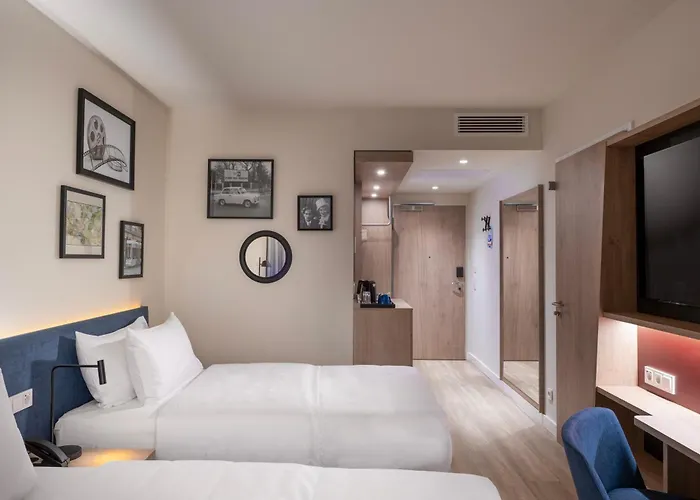 Hampton By Hilton Babelsberg 3*